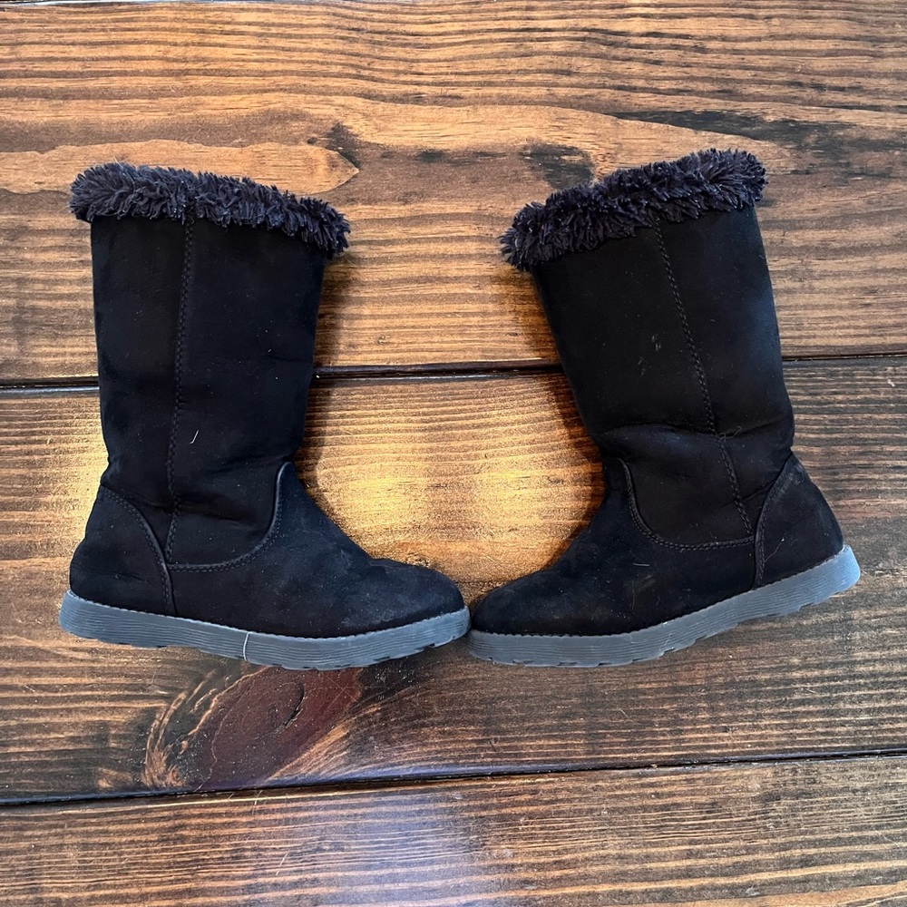 Cat and Jack black size 13 girls boots with fur